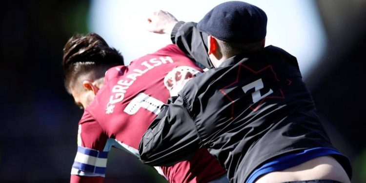 Il capitano Grealish aggredito