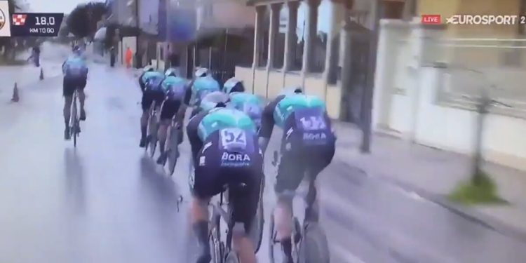 Incidente alla Tirreno-Adriatico: pedone investito