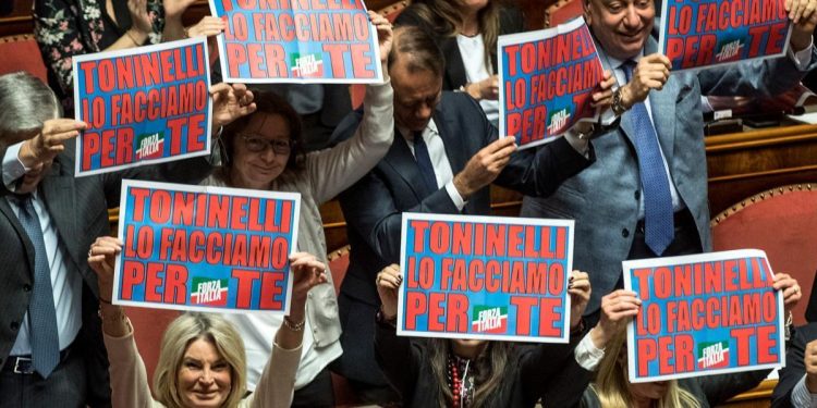 Protesta FI contro Toninelli