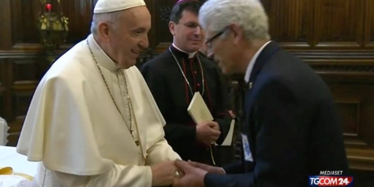 Papa Francesco e l'anello