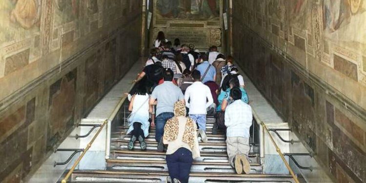 Riapre a Roma la Scala Santa