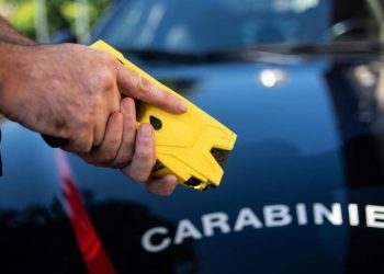 Taser alle Forze dell'Ordine