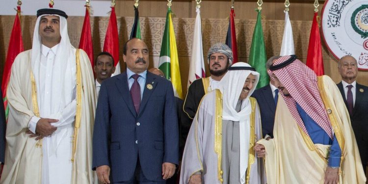 Summit della Lega Araba a Tunisi, 31 marzo 2019. Da Sinistra: Tamim bin Hamad al-Thani, emiro del Qatar; Mohamed Ould Abdel Aziz, presidente della Mauritania; Sabah Al-Ahmad Al-Jaber Al-Sabah, emiro del Kuwait; Salman bin Abdulaziz, re Saudita (LaPresse)