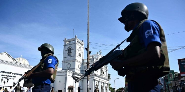 Forze di polizia in Sri Lanka dopo gli attentati (LaPresse)