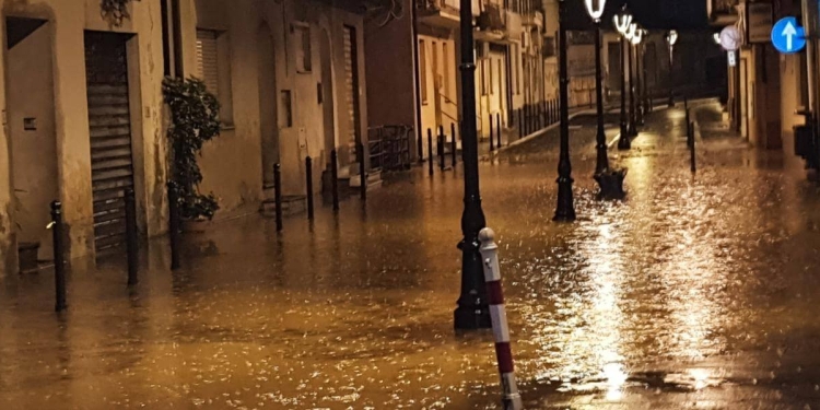 Maltempo, scuole chiuse Napoli