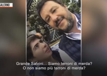 Selfie beffa per Salvini a Salerno