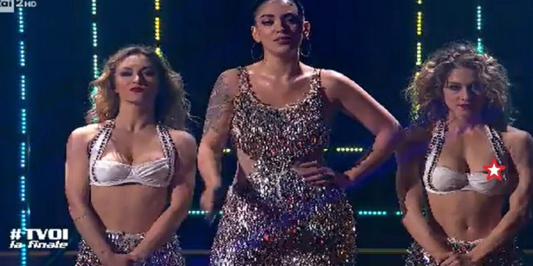 The Voice 2019, incidente hot per una ballerina