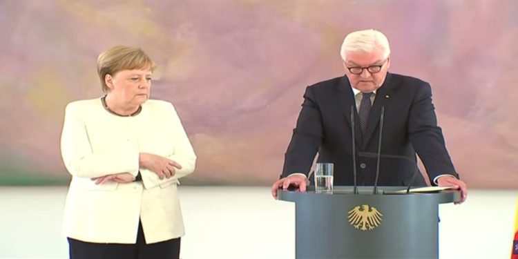 Angela Merkel malore: nuovo tremore