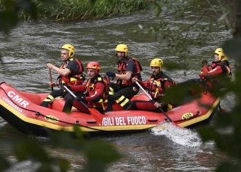 Ricerche nel fiume, Vigili del Fuoco