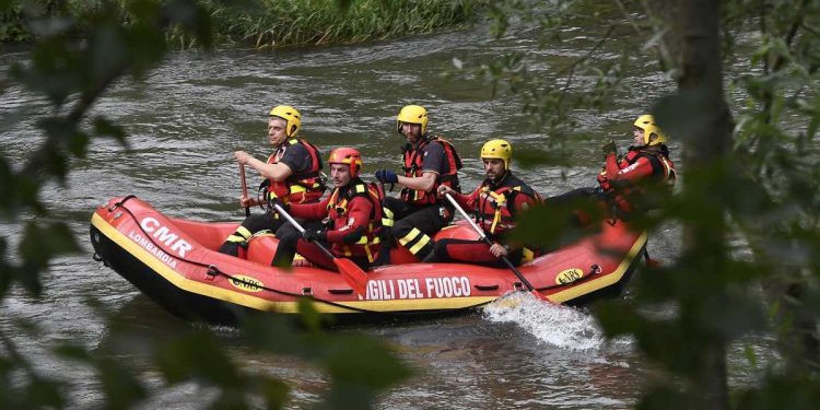 Ricerche nel fiume, Vigili del Fuoco