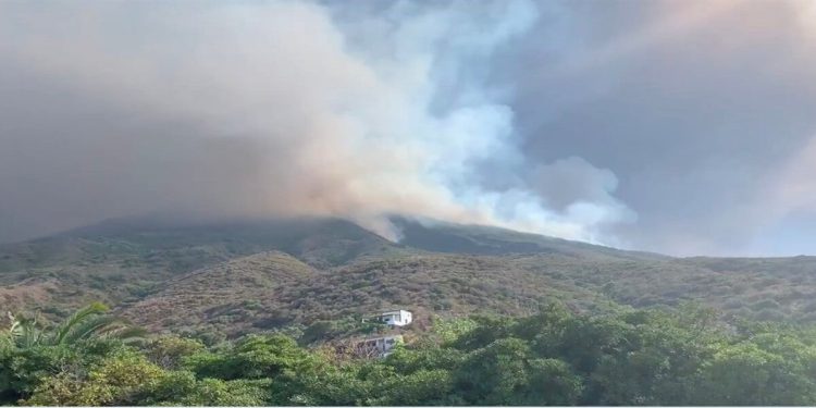 Stromboli, video esplosioni da vulcano (Foto: video Twitter)