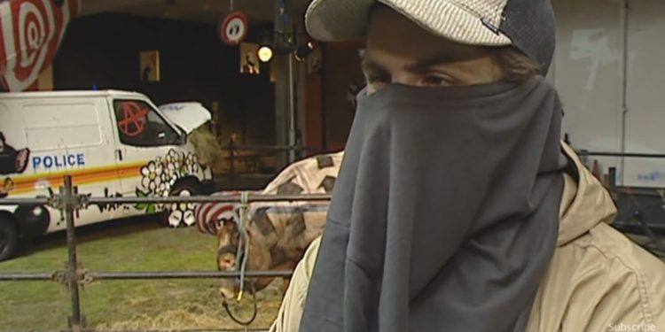 Banksy, intervista a ITV del 2003