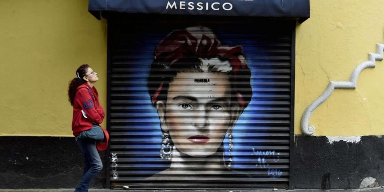 Frida Kahlo, foto da Lapresse