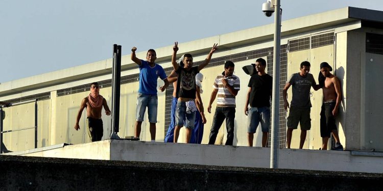 Protesta migranti a Ponte Galeria