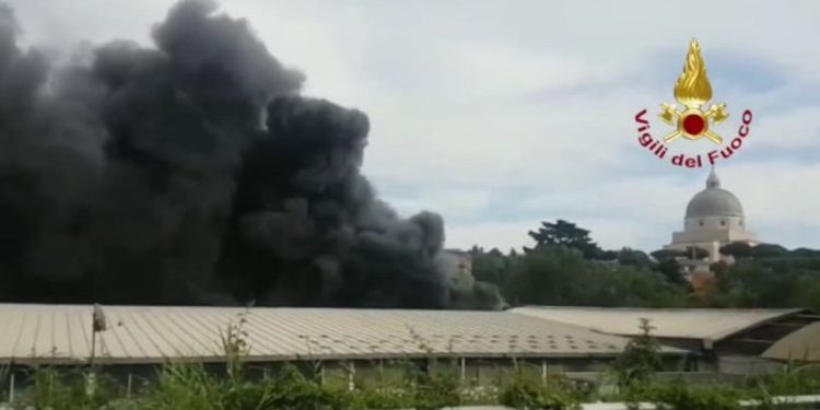 Incendio a Roma Magliana