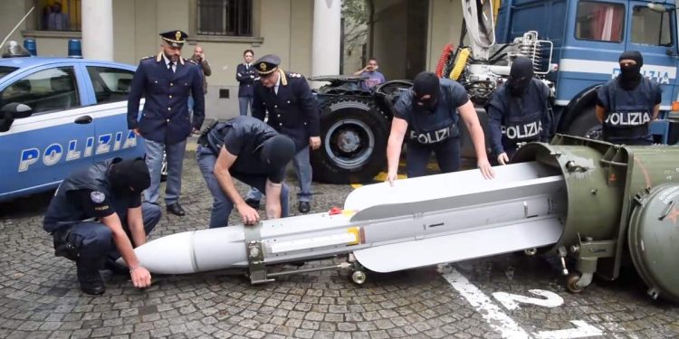 Missile sequestrato a Torino