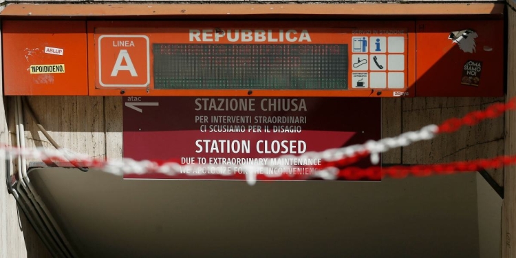 Roma, chiusa Stazione Repubblica