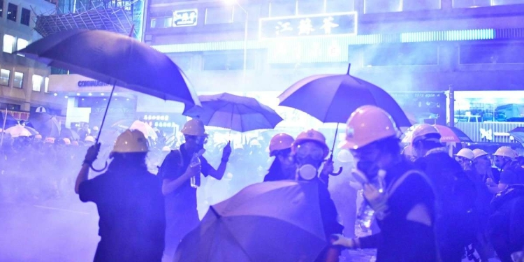 Proteste a Hong Kong (LaPresse)