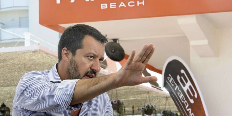 Matteo Salvini in conferenza stampa a Milano Marittima (LaPresse)