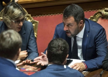 Matteo Salvini, vicepremier e ministro dell'Interno, al Senato tra i ministri Giulia Bongiorno ed Erika Stefani (LaPresse)