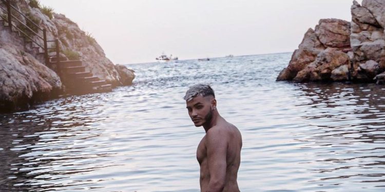 Cristian Imparato nudo in mare (Foto: Instagram)