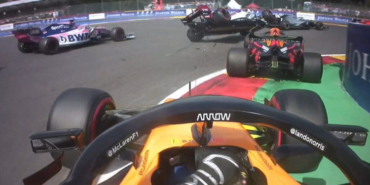 Verstappen, incidente con Raikkonen