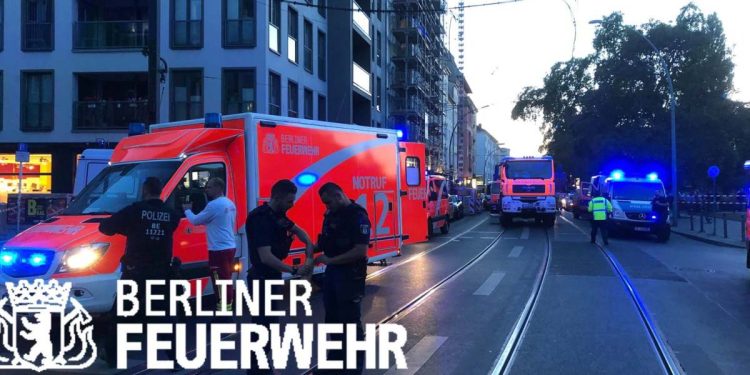 Berlino, auto su folla (Foto: Twitter)