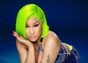 Nicki Minaj nel videoclip Barbie Dream (Vevo)