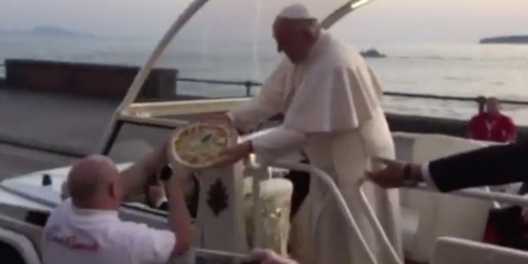 Papa Francesco e la pizza di Napoli