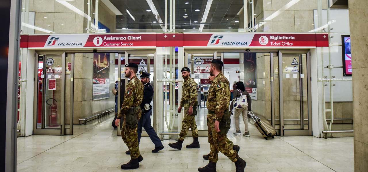 Militari alla Stazione Centrale di Milano