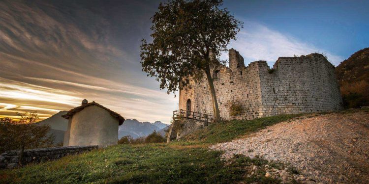 Il borgo dei borghi, Toppo