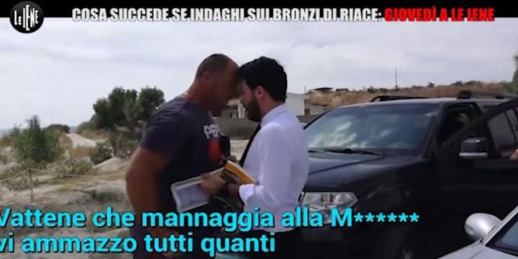 Bronzi di Riace, aggressione a Le Iene