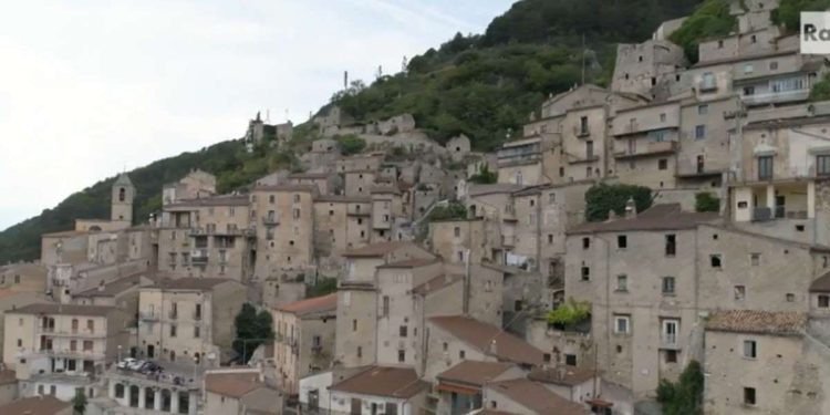 Pesche, Il borgo dei borghi (foto Rai)