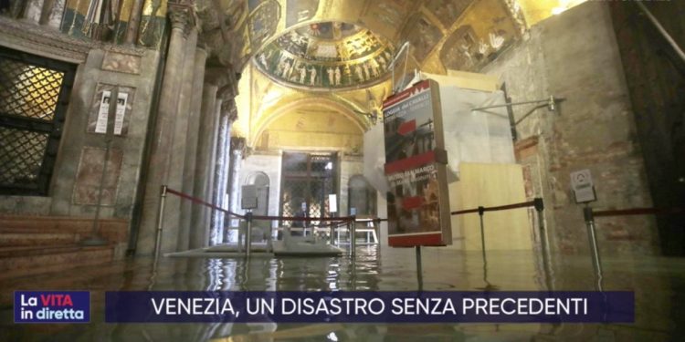 Acqua alta a Venezia