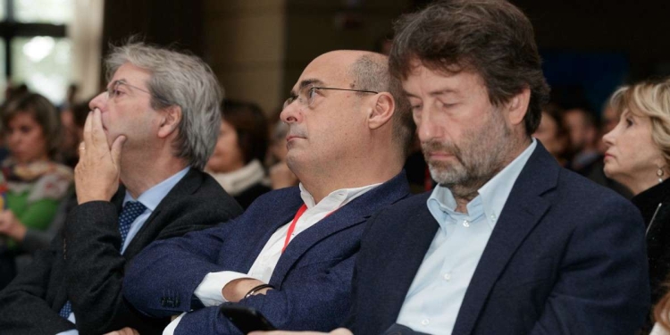 Dirigenti Pd a Bologna: Paolo Gentiloni, Nicola Zingaretti, Dario Franceschini (LaPresse)