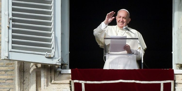 coronavirus vaticano papa francesco