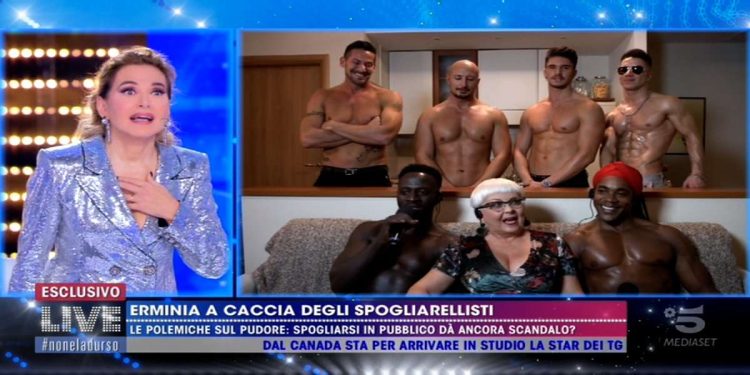 Barbara D'Urso in collegamento con Erminia