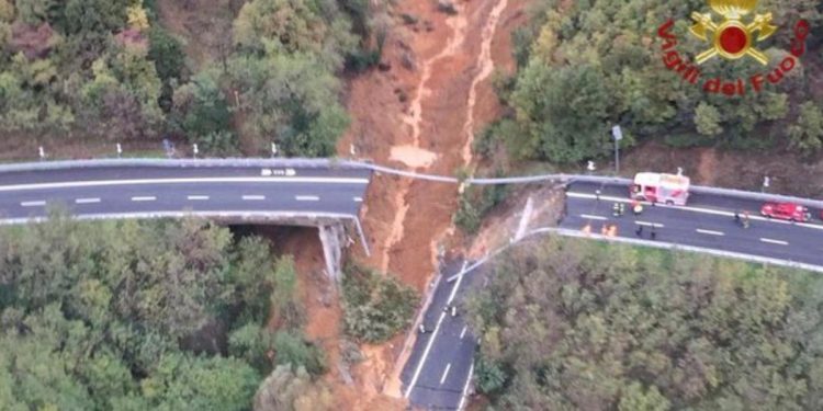 Viadotto crollato su A6