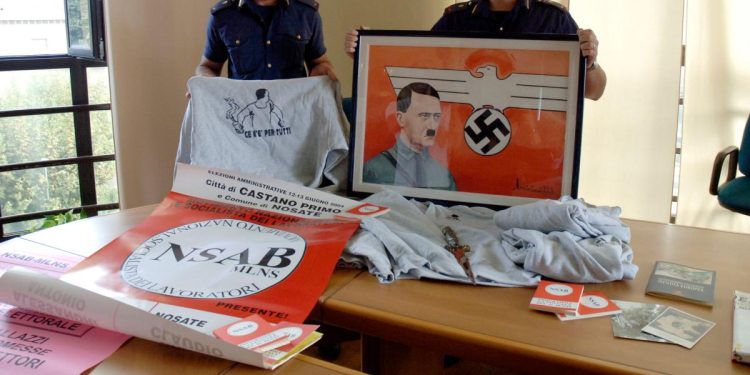 materiale neo-nazista