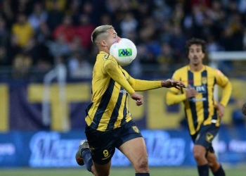 Alessandro Rossi (Juve Stabia), immortalato durante uno stop (foto La Presse)