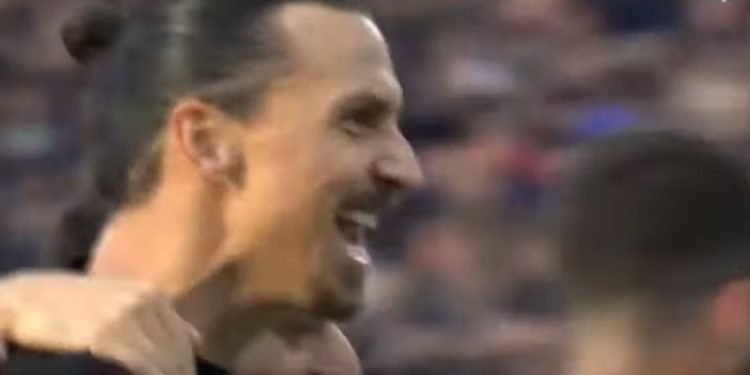 Ibra esulta dopo il gol in Cagliari-Milan (foto Youtube)