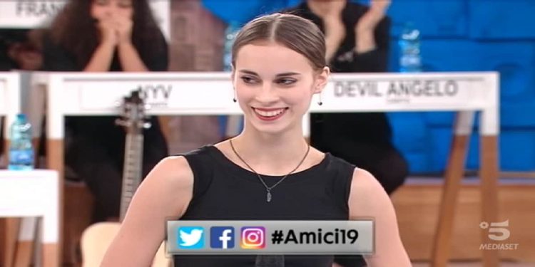 Karina, nuova ballerina di Amici 19