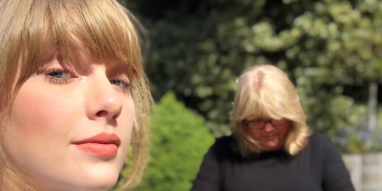 Taylor Swift con la madre Andrea (Foto: Instagram)