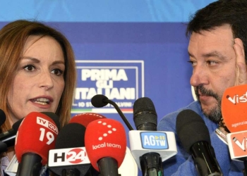 Lucia Borgonzoni e Matteo Salvini in conferenza stampa dopo regionali in Emilia-Romagna (LaPresse)