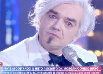 Morgan canta "Sincero" a Live Non è la D'Urso