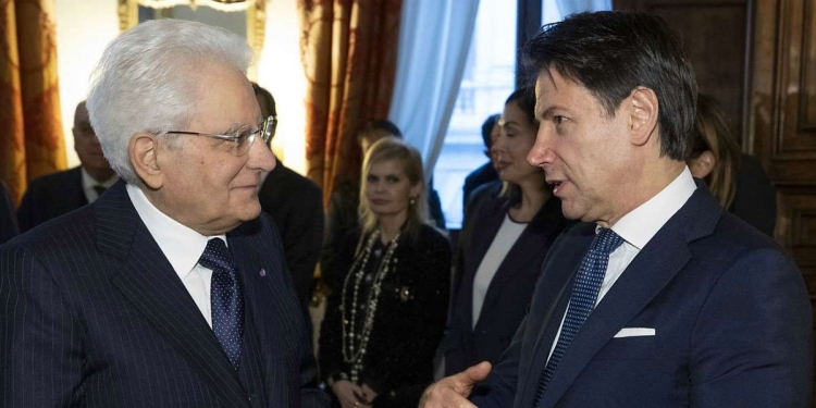 Sergio Mattarella con Giuseppe Conte (LaPresse)