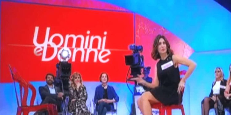 Barbara De Santi e Gianni Sperti, lite a Uomini e Donne - Screenshotda video