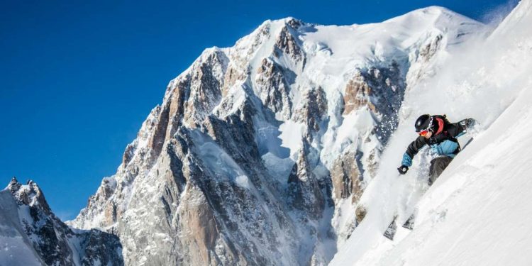 Freeride sul ghiacciaio del Toula a Courmayeur (foto Archivio Regione Autonoma Valle d'Aosta)