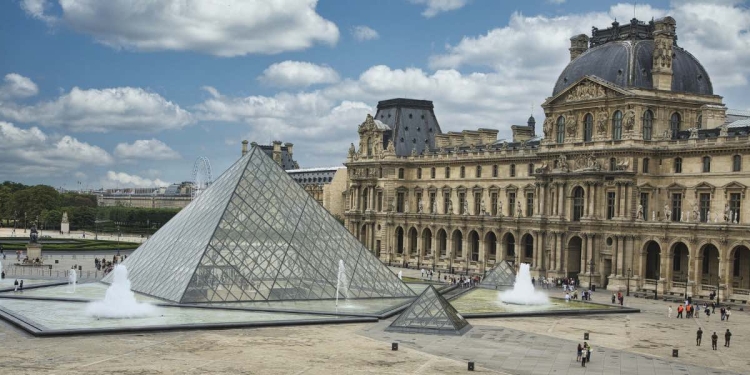 Louvre, Parigi (Foto: Pixabay)