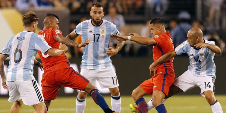 Arturo Vidal e Alexis Sanchez con la nazionale cilena (Foto LaPresse)